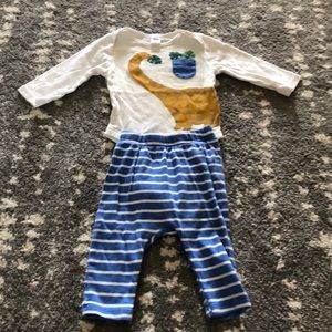 2-piece dinosaur outfit